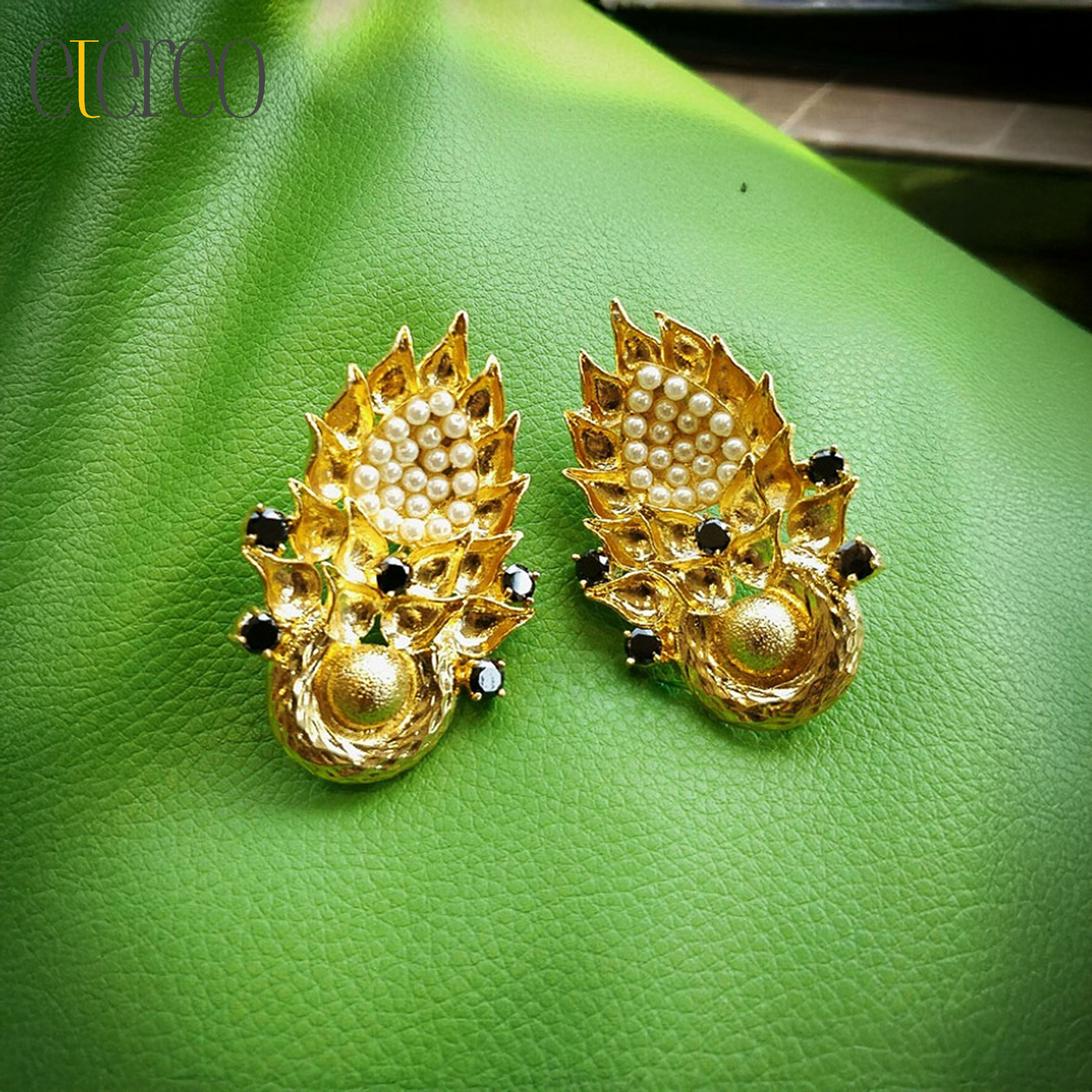 ER2004-Golden leaf with pearls