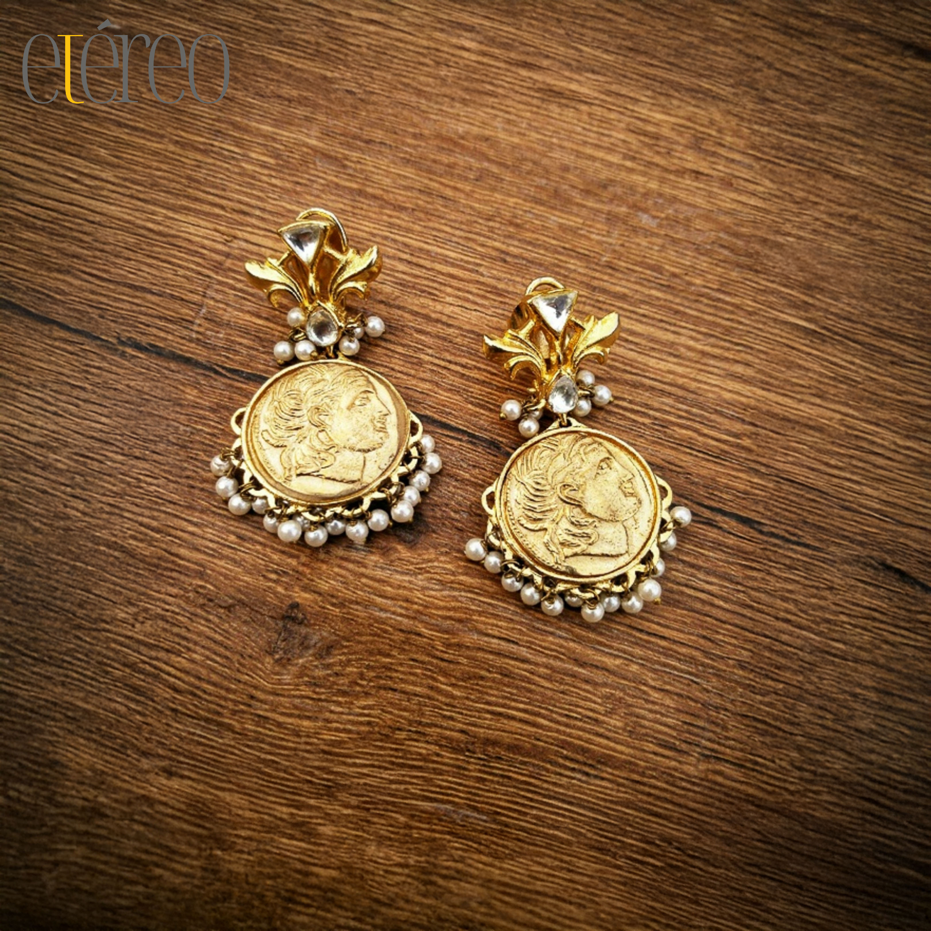 ER2009-Golden coin with cluster of pearls