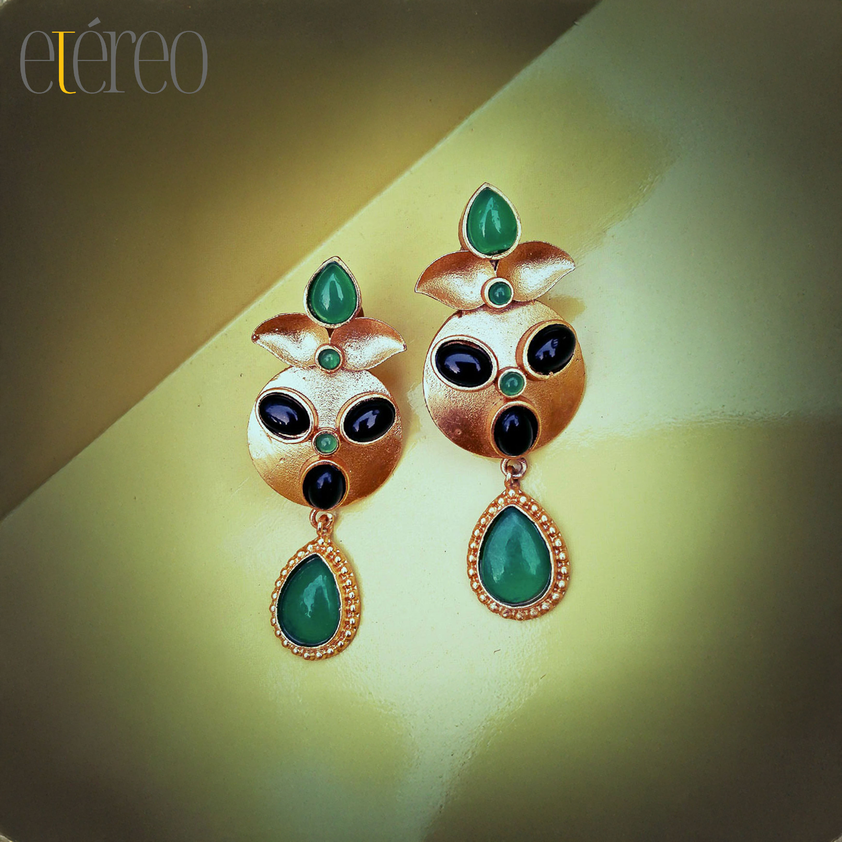 ER2019-Flower of gold in green n black stones