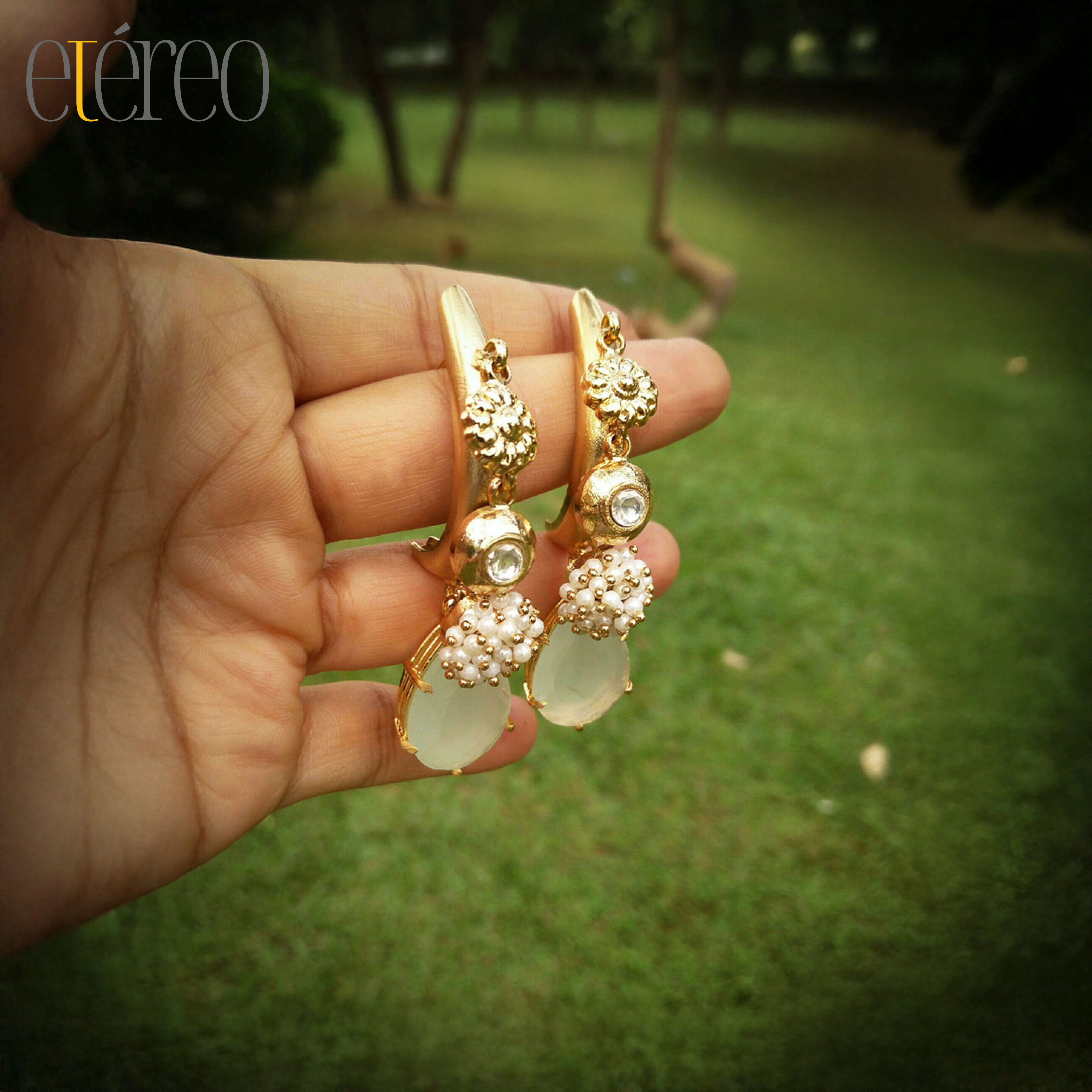 ER2020-Long bali with light green stone drops